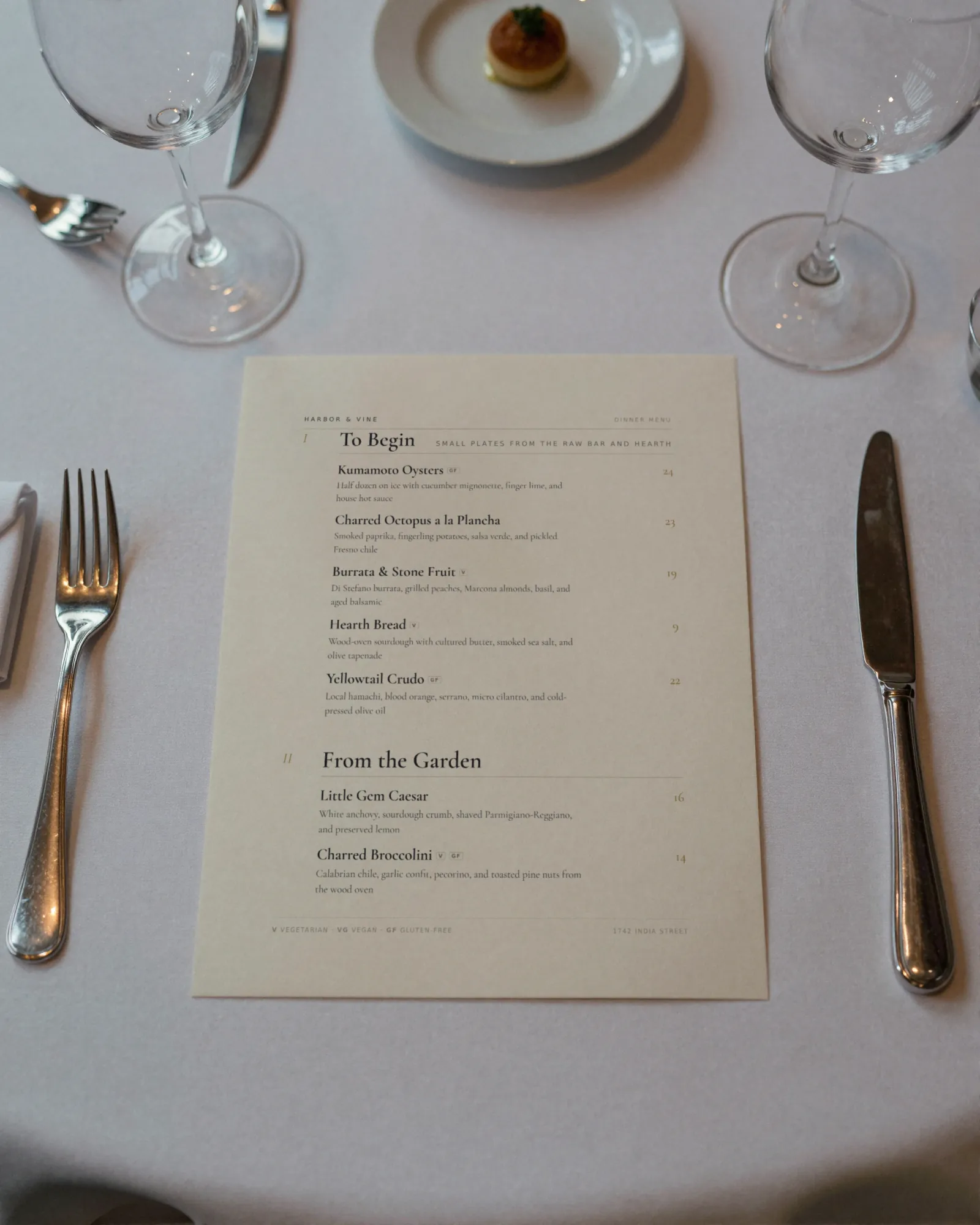 The Upscale Contemporary design on a restaurant table. Illustrative scene with a real Gaslamp render.
